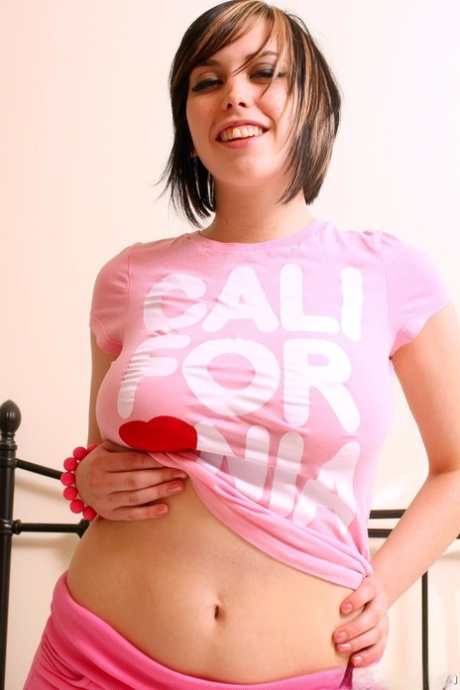 european cutie enjoys pussy pump and rams in hefty vibro in twat beautiful xxx image