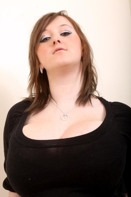 titty play with a chubby milf sex pictures