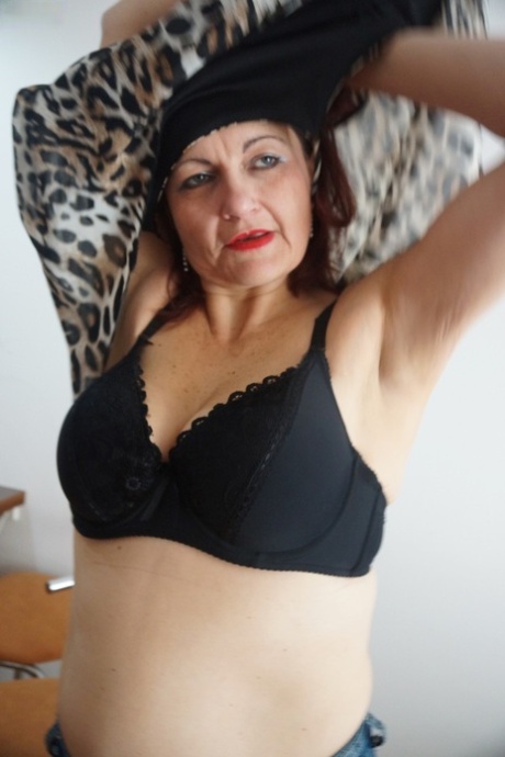 naughty america curvy hot sexy pic