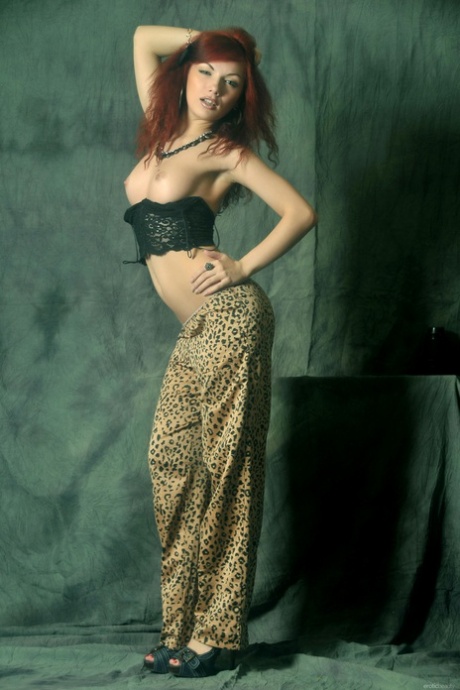Diana Siefert naked model pics