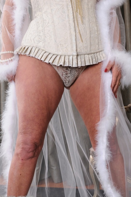 Karen Summer naked actress images