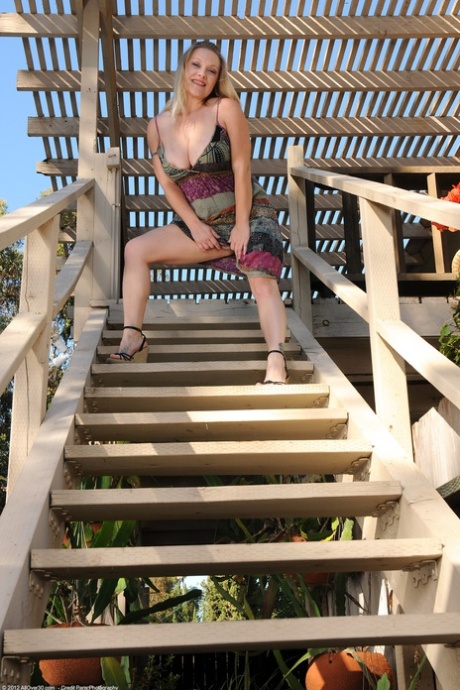 fat old lady gets facialized sexy nude picture