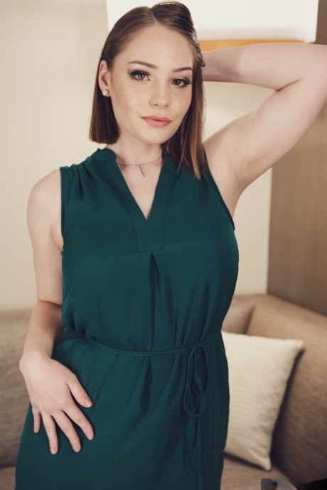 while fat hdher anty vilej sexy naked photo