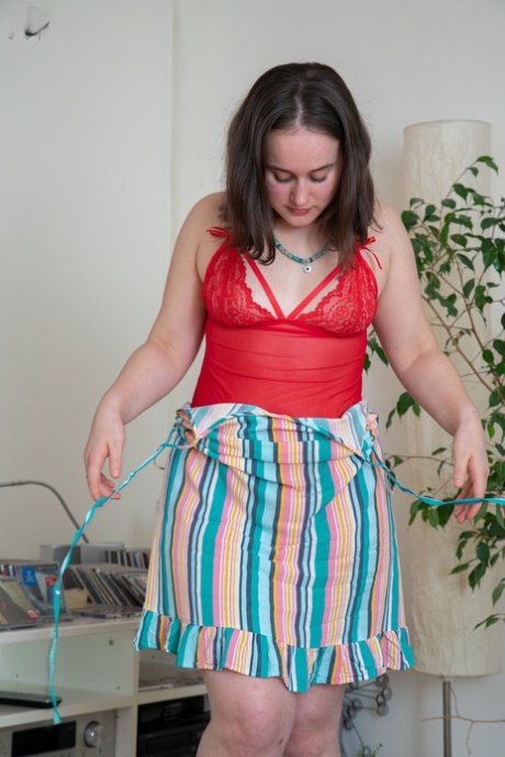 chubby short hair brunette pornographic pics