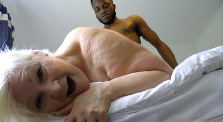 thick ebony baddie porno photo