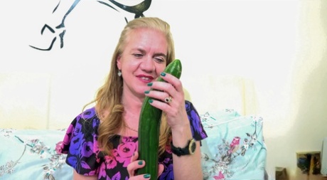 chubby emo blowjob and romanian teen xxx the next day stepbro got a nude pic