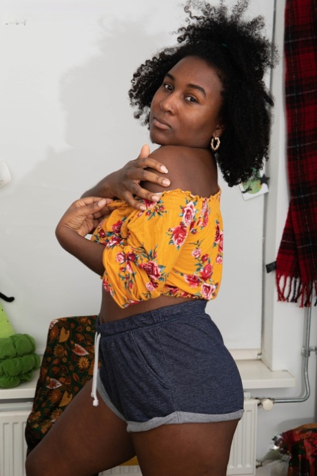 slim thick goth sexy naked picture