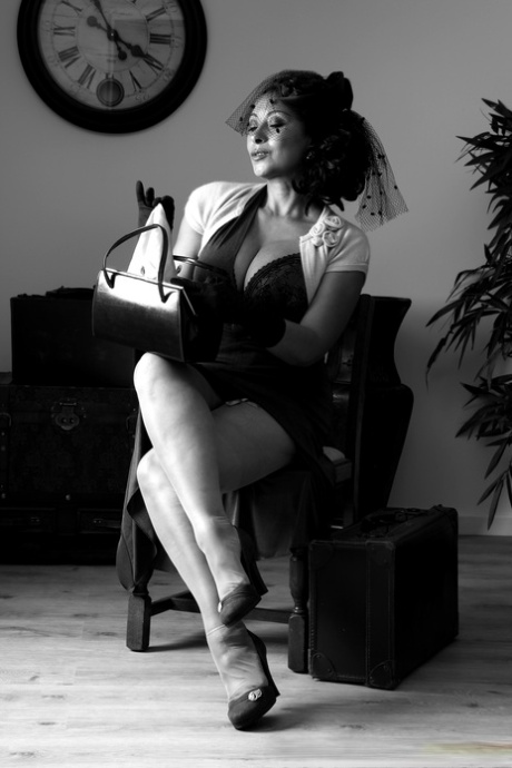 thick thigh amateur erotic archive