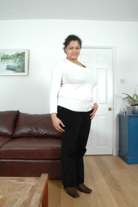 bbw intense face sitting hd photo