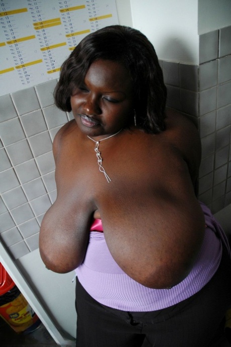 ebony bbw shared art porn pics