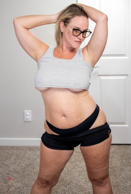 bbw gamer girl hd photos