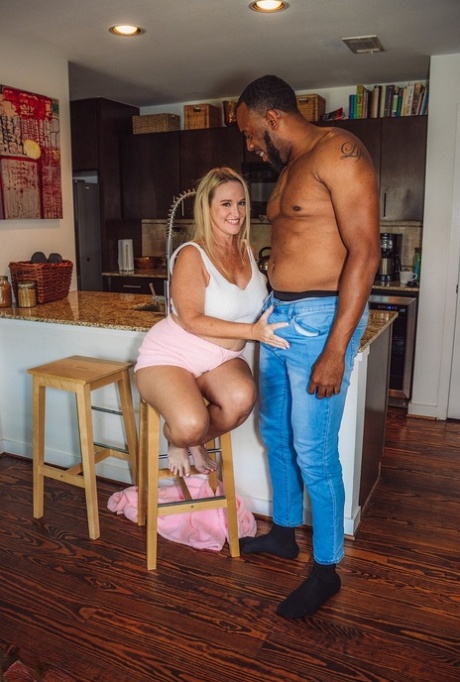 chubby teen spreading pussy sexy xxx gallery