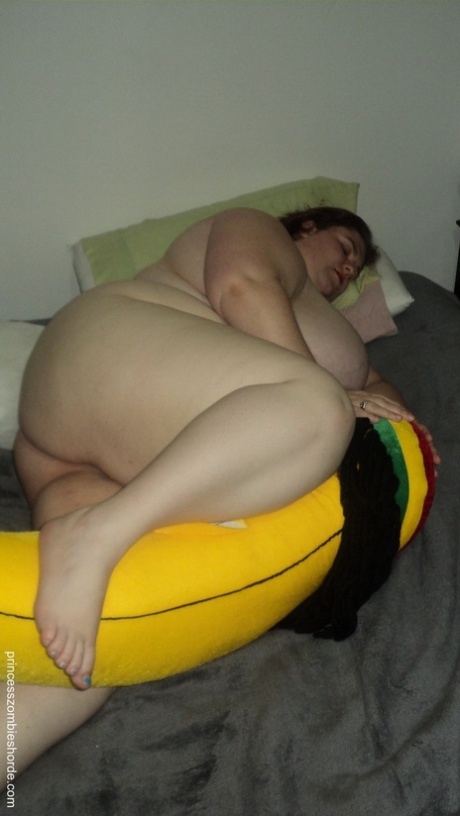 chubby latina belly play free sexy pic