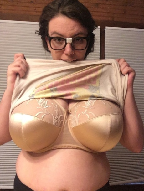 curvy granny big ass art naked pic