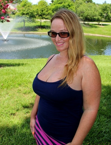 fat wife home sexy nude picture