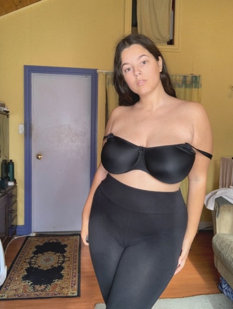 bbw soccer mom free naked galleries