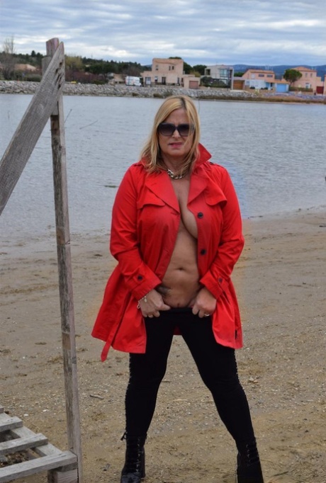 bbw strapon caption porno img