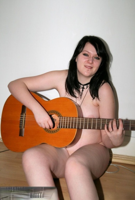 mature sex curvy mature women spreading pussy art nude pic