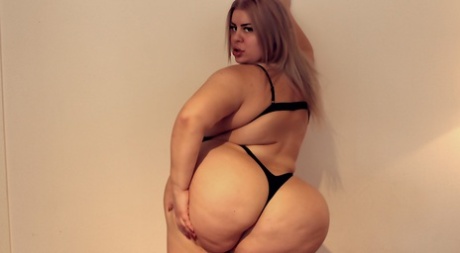 massive thick thighs beautiful pic