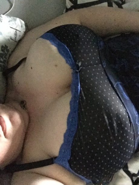 thick redhead milf free nude photos