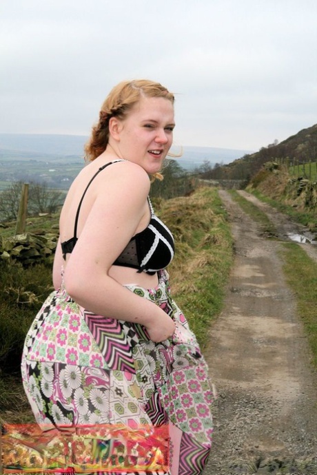 thick female solo art nude gallery