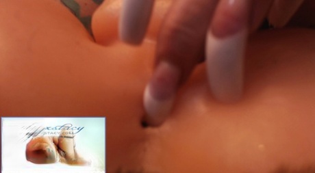 thick blonde bent over nudes pictures