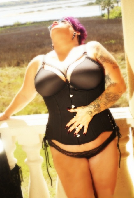 curvy slut fucked in the butt free picture
