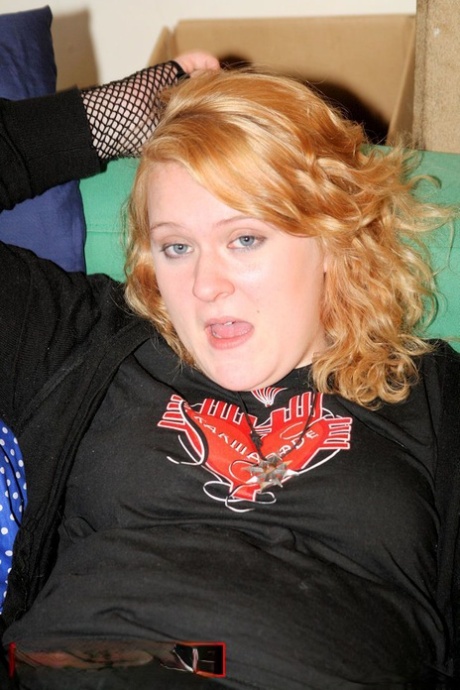 chubby slut wife bri top pic
