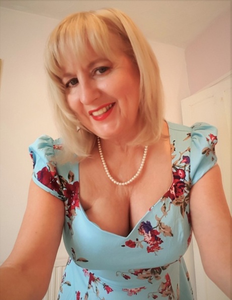 voluptuous blonde slut jessica moore has a hardcore sex on sexy nude pictures