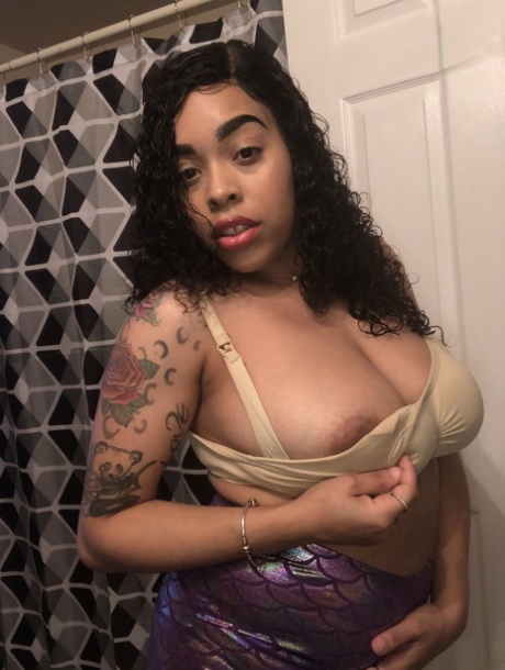fat women with tiny breasts hot naked photo