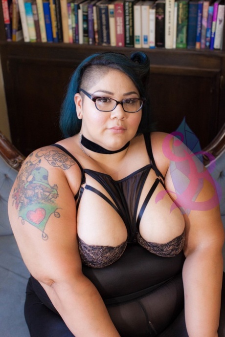 bbw open pussy nudes pictures