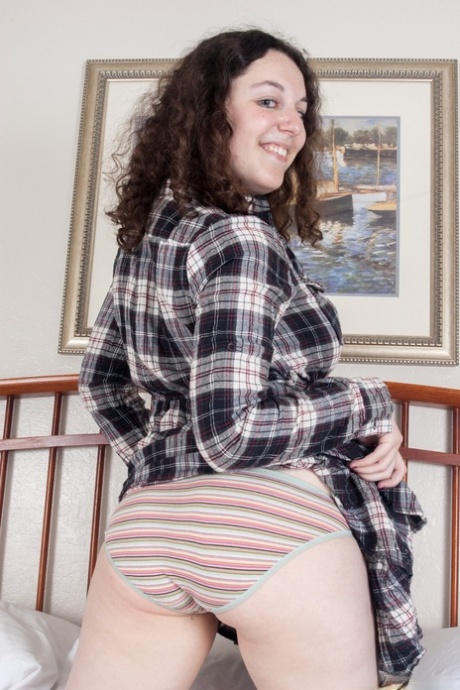 busty chubby babe dildoing her pussy best image