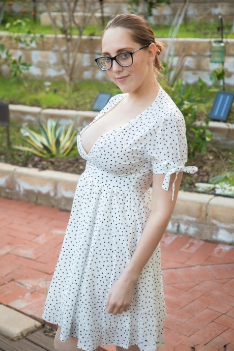 thick latina nude art nude pics