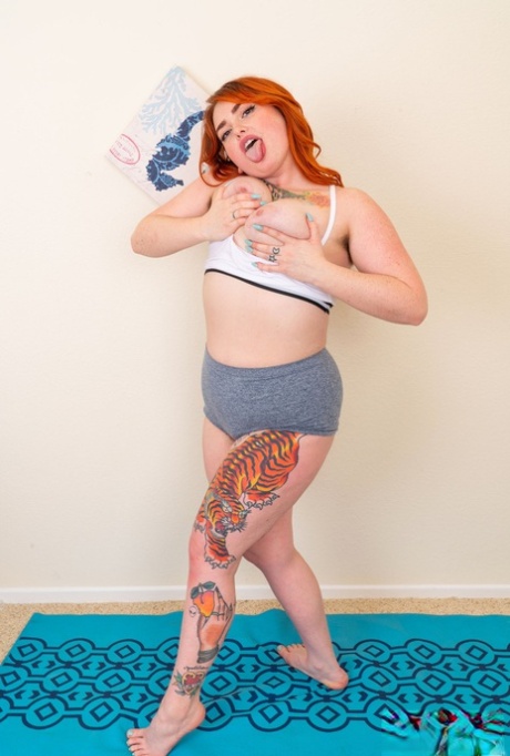 chubby riding dildo on chaturbate sexy xxx image