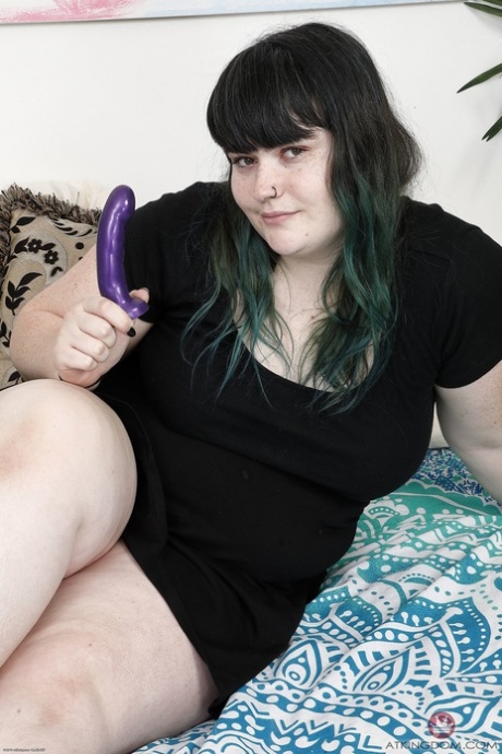curly blonde bbw nude images