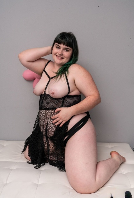 fat guy femdom hot nude gallery