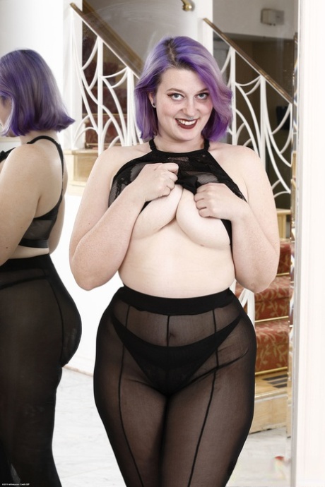 fat girls eating sex photo