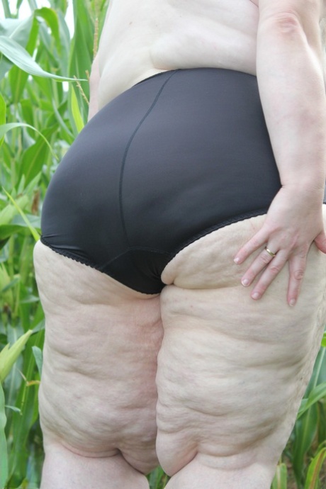 bikini curvy nude women beautiful porn galleries
