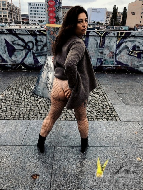 thick bush trimmed beautiful naked gallery