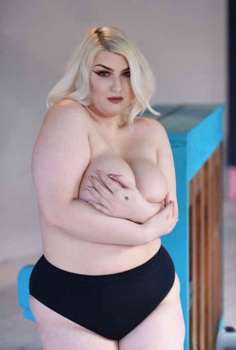 bbw black girl solo nudes image