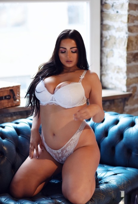 italian bbw bambolona petra in hot hard pussy and ass sexy nudes photos