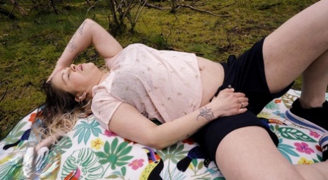 old fat women peeing nude img