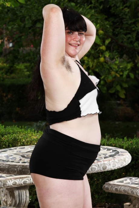 tall white bbw sexy naked picture