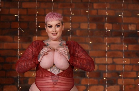 curvy granny anal nudes images