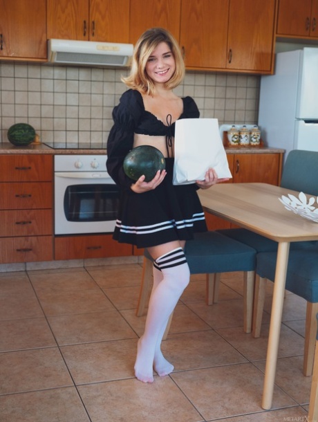 mom fat girls solo mastrubared sexy nude picture