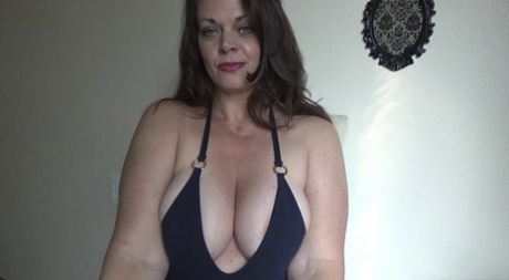 thick milf riding porn photos