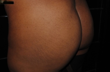 thick lesbian threesome exclusive pictures