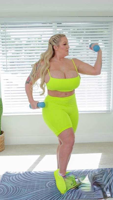 thick volleyball player hot nude photo