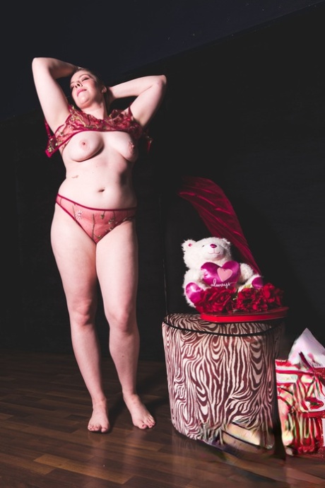 busty fat mature gets naked art nude galleries