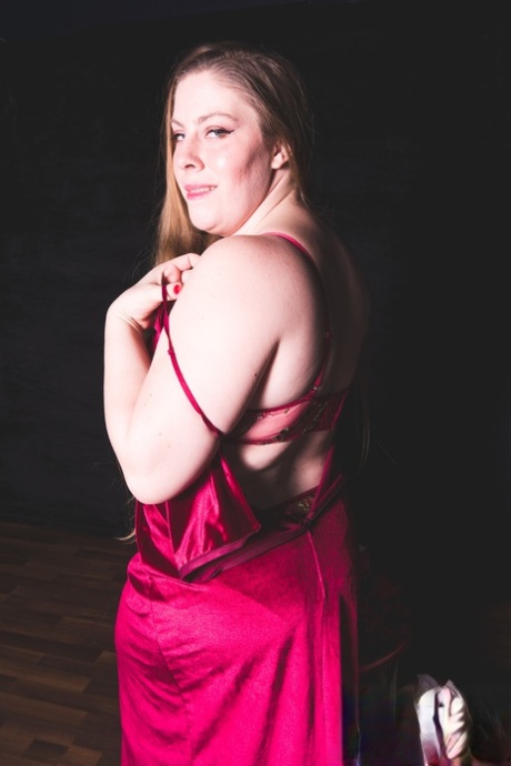 curvy red bone art naked images